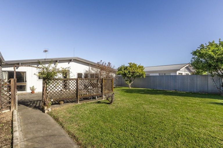 Photo of property in 8 Jeffares Place, Taradale, Napier, 4112
