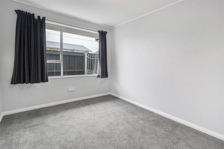 Photo of property in 2/125a Mackenzie Avenue, Woolston, Christchurch, 8023
