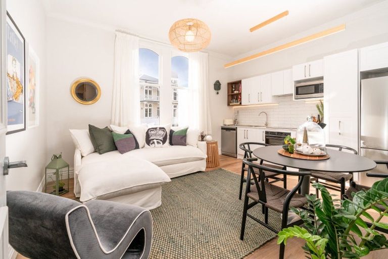 Photo of property in 18 Portland Crescent, Thorndon, Wellington, 6011