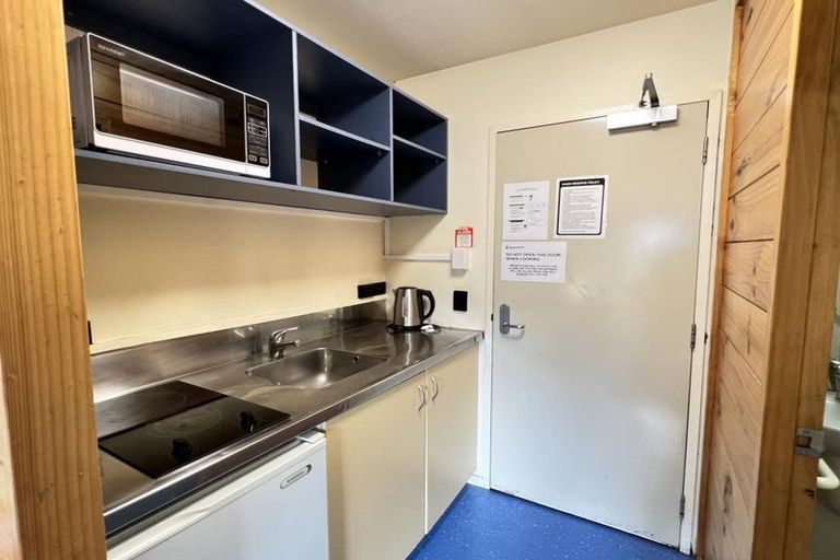 Photo of property in Basin Reserve Complex, 25/4 Sussex Street, Mount Cook, Wellington, 6021