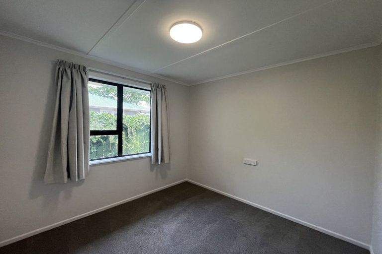 Photo of property in 83 Awanui Street, Merrilands, New Plymouth, 4312