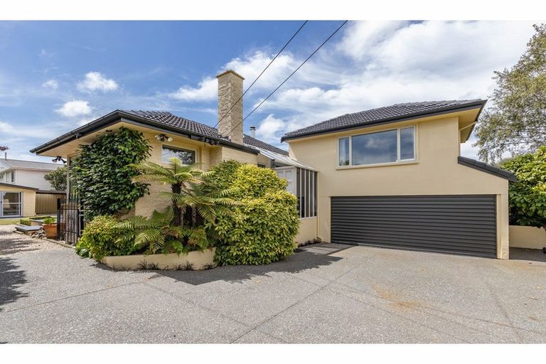 Photo of property in 56 Greendale Avenue, Avonhead, Christchurch, 8042