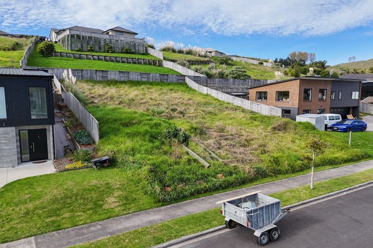 Photo of property in 18 Bob Carter Place, Welcome Bay, Tauranga, 3175