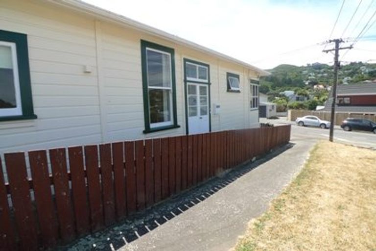 Photo of property in 38 Eden Street, Island Bay, Wellington, 6023