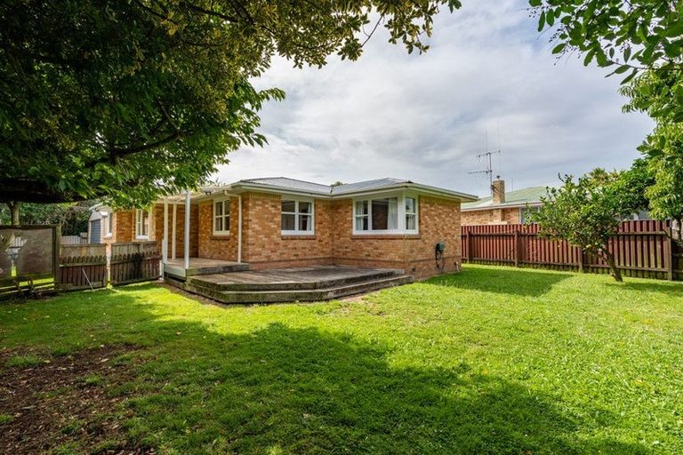 Photo of property in 35 Coleridge Drive, Enderley, Hamilton, 3214