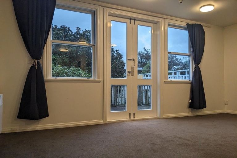 Photo of property in 221a The Terrace, Wellington Central, Wellington, 6011