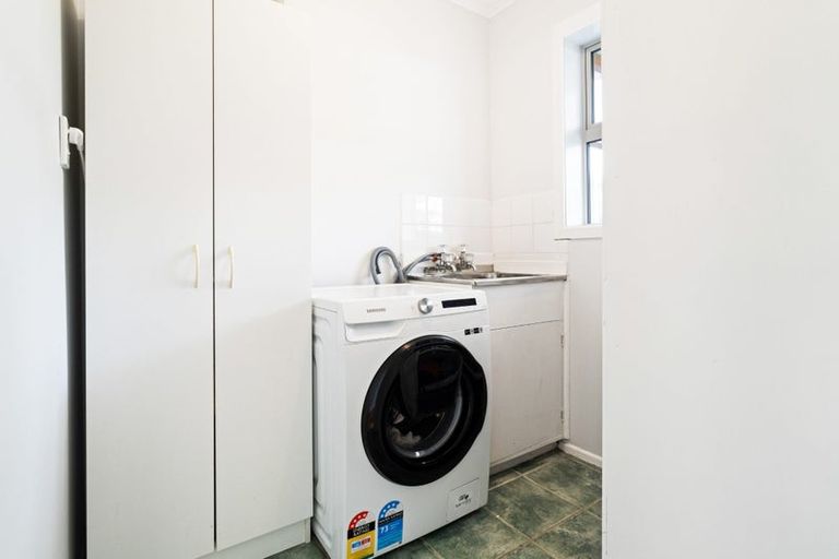 Photo of property in 71 Wallace Road, Mangere Bridge, Auckland, 2022