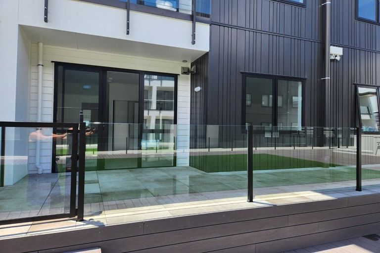 Photo of property in 13/11 Carlos Drive, Flat Bush, Auckland, 2016