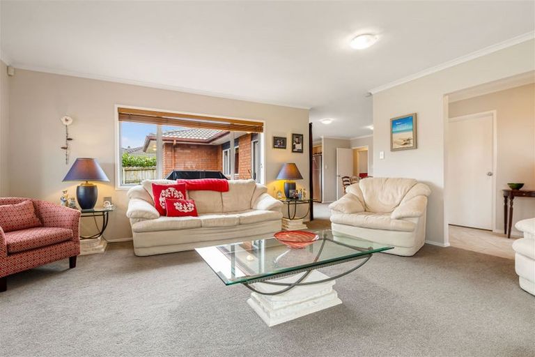 Photo of property in 3 Springtide Place, Red Beach, 0932