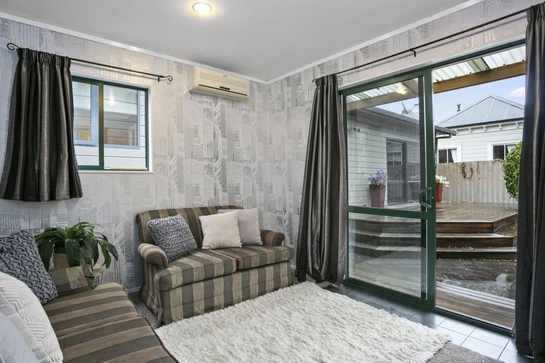 Photo of property in 10 Queen Street, Cambridge, 3434