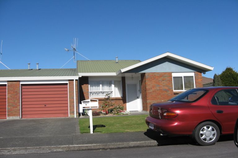 Photo of property in 6 Guildford Street, Levin, 5510