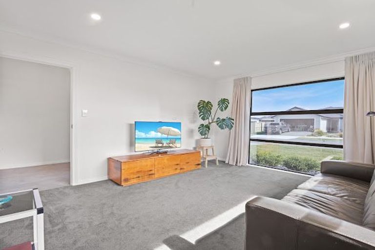 Photo of property in 19 Hickmott Street, Rangiora, 7400