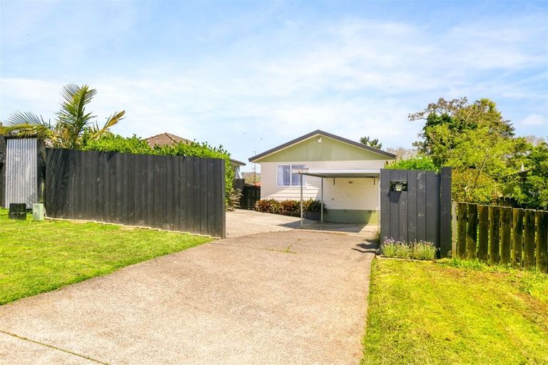 Photo of property in 12 Borich Road, Sunnyvale, Auckland, 0612