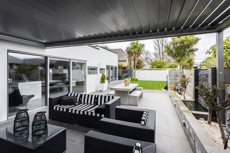 Photo of property in 107 Gardiners Road, Harewood, Christchurch, 8051
