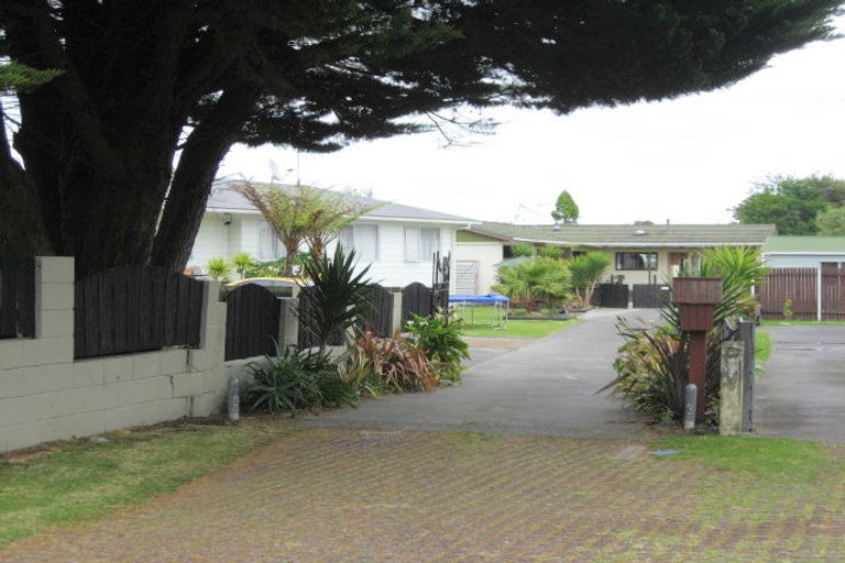Photo of property in 13 Le Havre Place, Takanini, 2112