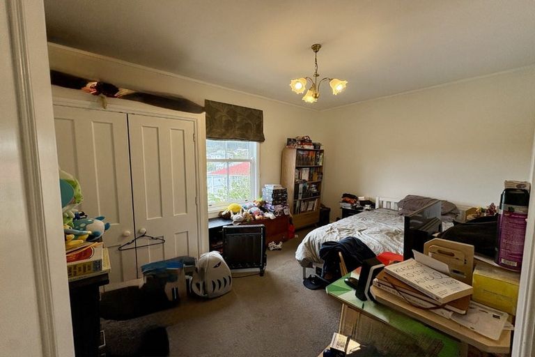 Photo of property in 2 Yale Road, Mount Cook, Wellington, 6021