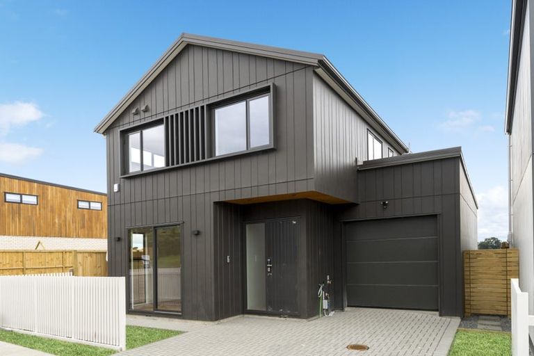Photo of property in 44 Taipahitini Road, Rosehill, 2113