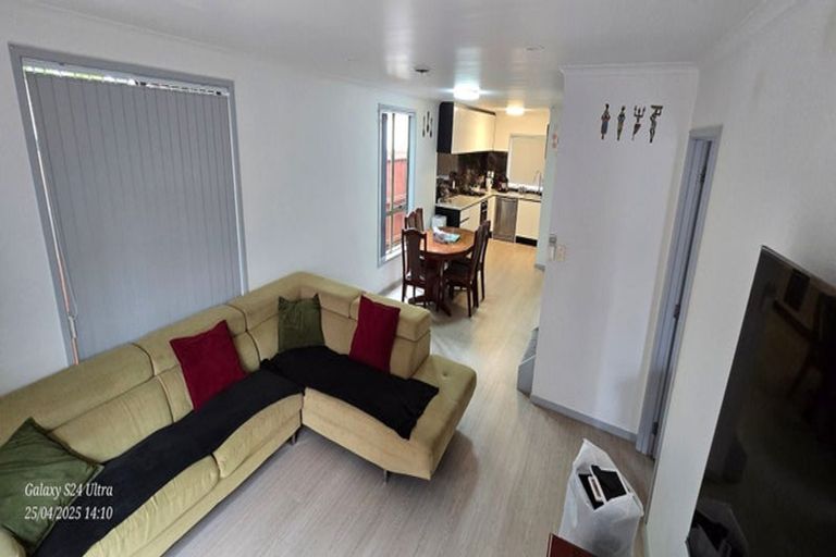 Photo of property in 20 Barnea Circle, Glen Eden, Auckland, 0602