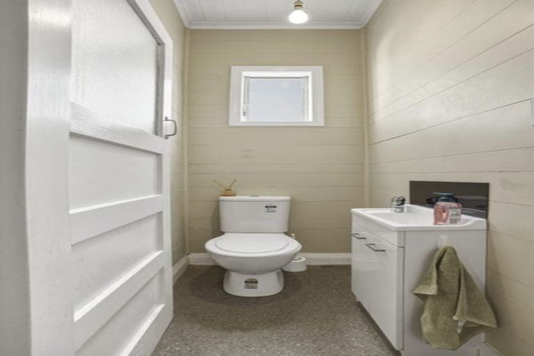 Photo of property in 33 Orbell Street, Dalmore, Dunedin, 9010
