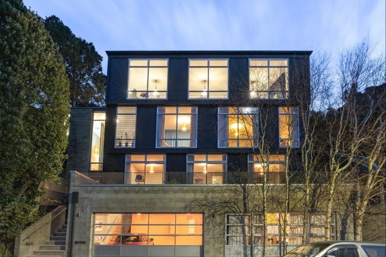 Photo of property in 46a Grafton Road, Roseneath, Wellington, 6011