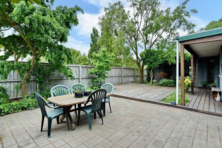 Photo of property in 5 Winters Road, Redwood, Christchurch, 8051