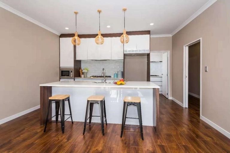 Photo of property in 5 Kahu Close, Orewa, 0931