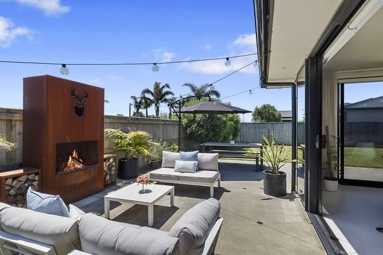 Photo of property in 16 Desmond Place, Bell Block, New Plymouth, 4312