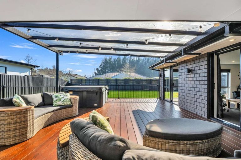 Photo of property in 10 Kohunga Crescent, Bottle Lake, Christchurch, 8083