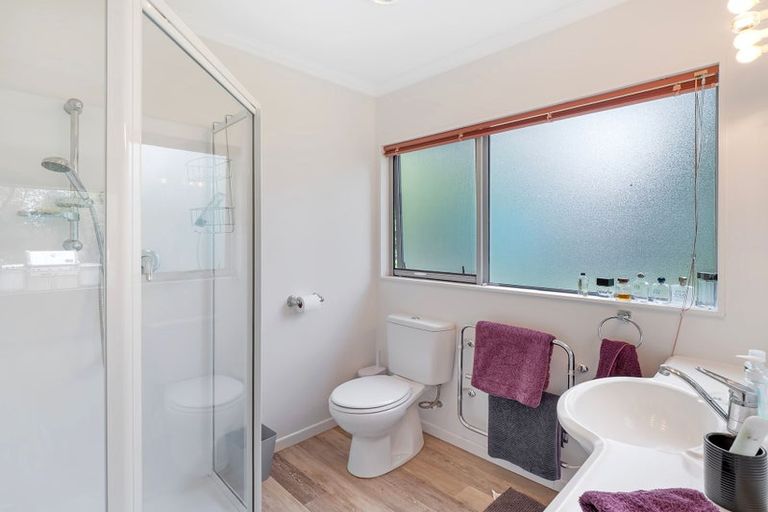 Photo of property in 29 La Lena Grove, Fitzherbert, Palmerston North, 4410