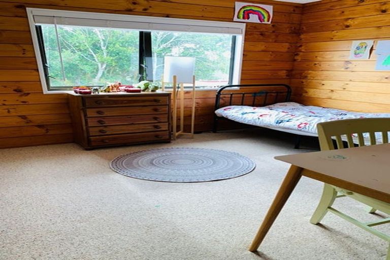 Photo of property in 2/72 Aeroview Drive, Beach Haven, Auckland, 0626