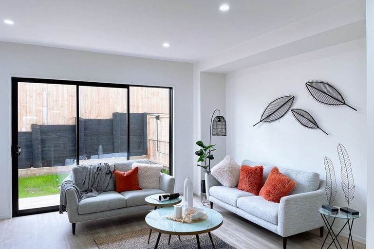 Photo of property in 9/55 Patons Road, Howick, Auckland, 2014