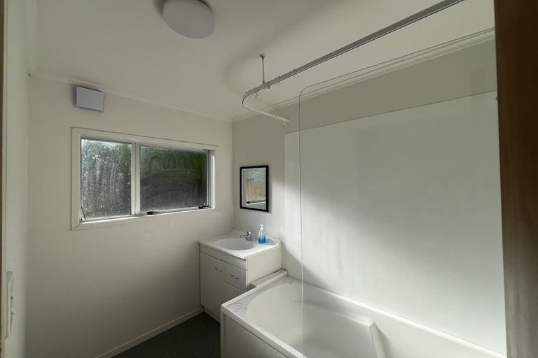 Photo of property in 99 Kemp Road, Massey, Auckland, 0614