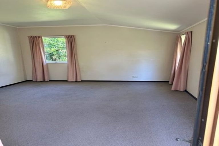 Photo of property in 6 Matanui Street, Northcote, Auckland, 0627