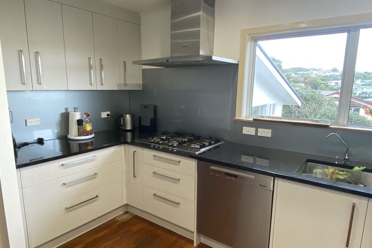 Photo of property in 12 Kinapori Terrace, Newlands, Wellington, 6037