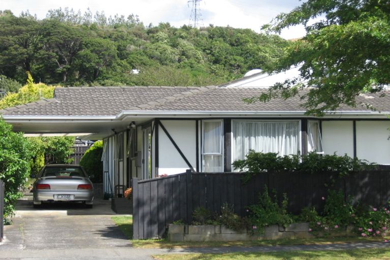 Photo of property in 52f2- Gemstone Drive, Birchville, Upper Hutt, 5018