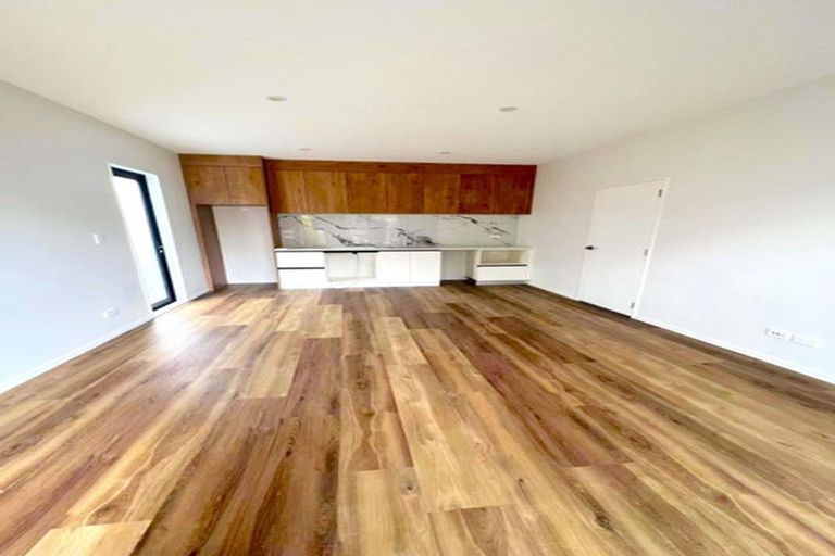 Photo of property in 1 Benchmark Drive, Massey, Auckland, 0614