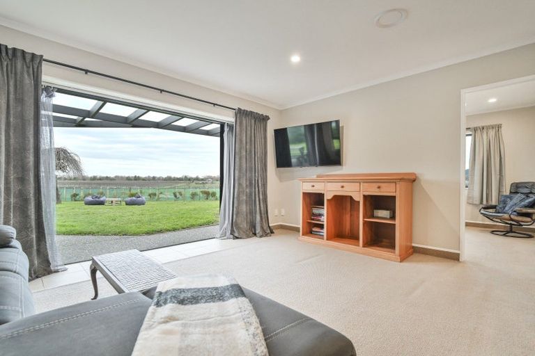 Photo of property in 285 Te Mata Mangateretere Road, Havelock North, 4180