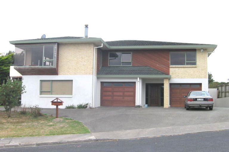 Photo of property in 79a Seaview Road, Glenfield, Auckland, 0629