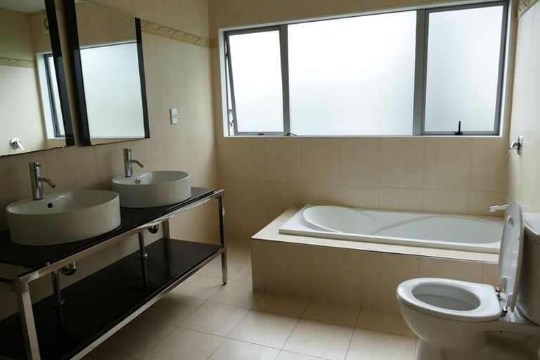 Photo of property in 455 Old Te Atatu Road, Te Atatu Peninsula, Auckland, 0610