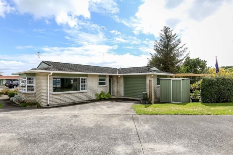 Photo of property in 7 Tukapa Street, Westown, New Plymouth, 4310