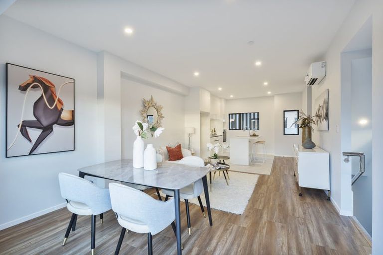 Photo of property in 14f Geordie Street, Henderson, Auckland, 0612