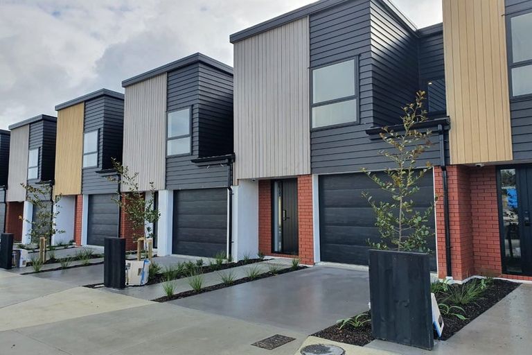 Photo of property in 24 Shortfin Place, Flat Bush, Auckland, 2019