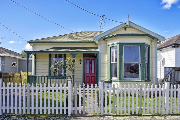 Photo of property in 72 Lincoln Road, Masterton, 5810