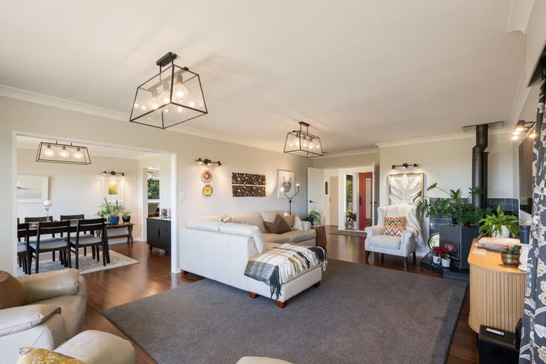 Photo of property in 64 Kotare Street, Waikanae, 5036