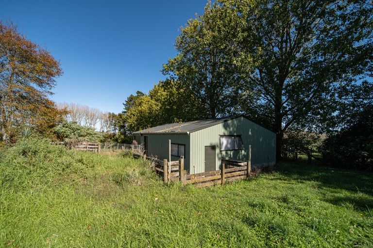 Photo of property in 389 Waiuku Road, Puni, Pukekohe, 2678