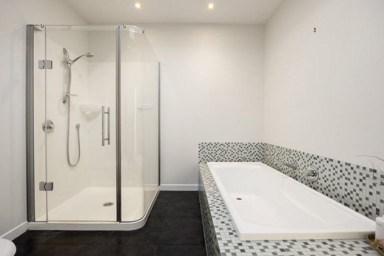 Photo of property in 24 Banbury Crescent, Fairfield, Hamilton, 3214