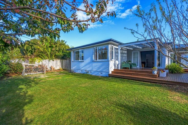 Photo of property in 1 Sinclair Avenue, Highbury, Palmerston North, 4412