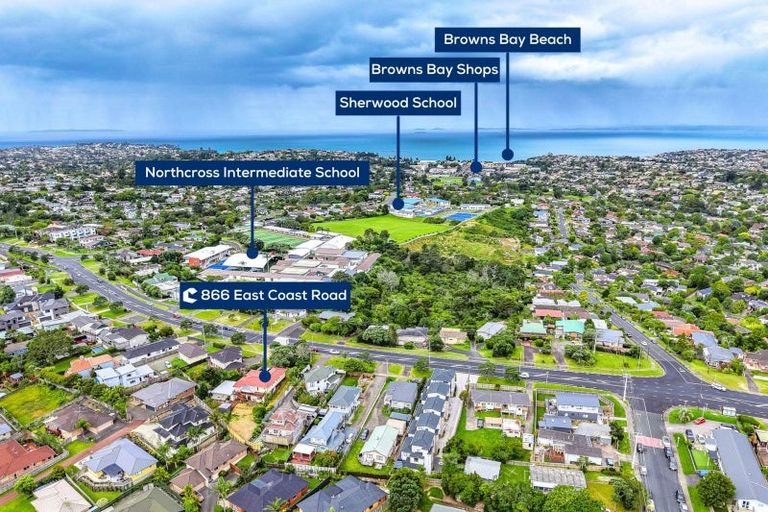 Photo of property in 866 East Coast Road, Northcross, Auckland, 0630