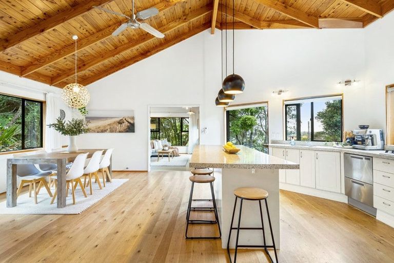 Photo of property in 24a Seaview Avenue, Northcote, Auckland, 0627