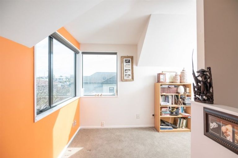 Photo of property in 165 Peverel Street, Riccarton, Christchurch, 8041